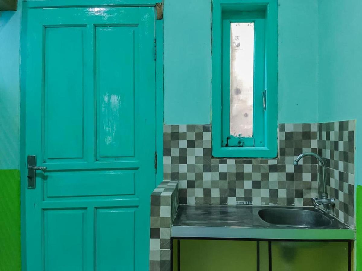 Reddoorz Near Sunrise Mall Mojokerto Екстер'єр фото