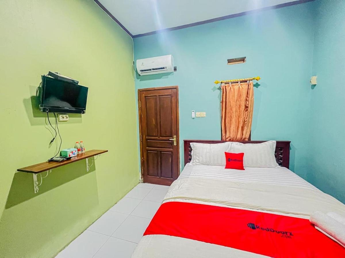 Reddoorz Near Sunrise Mall Mojokerto Екстер'єр фото