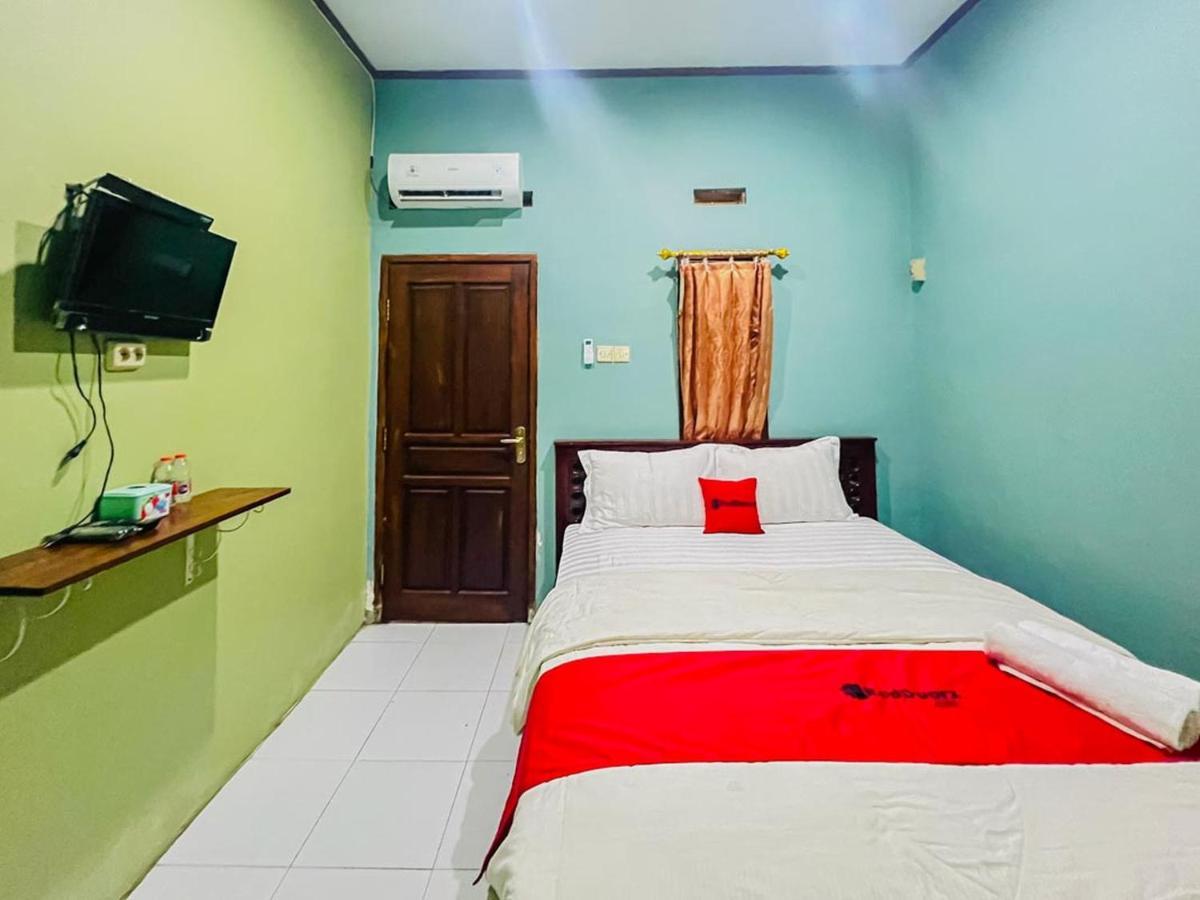 Reddoorz Near Sunrise Mall Mojokerto Екстер'єр фото