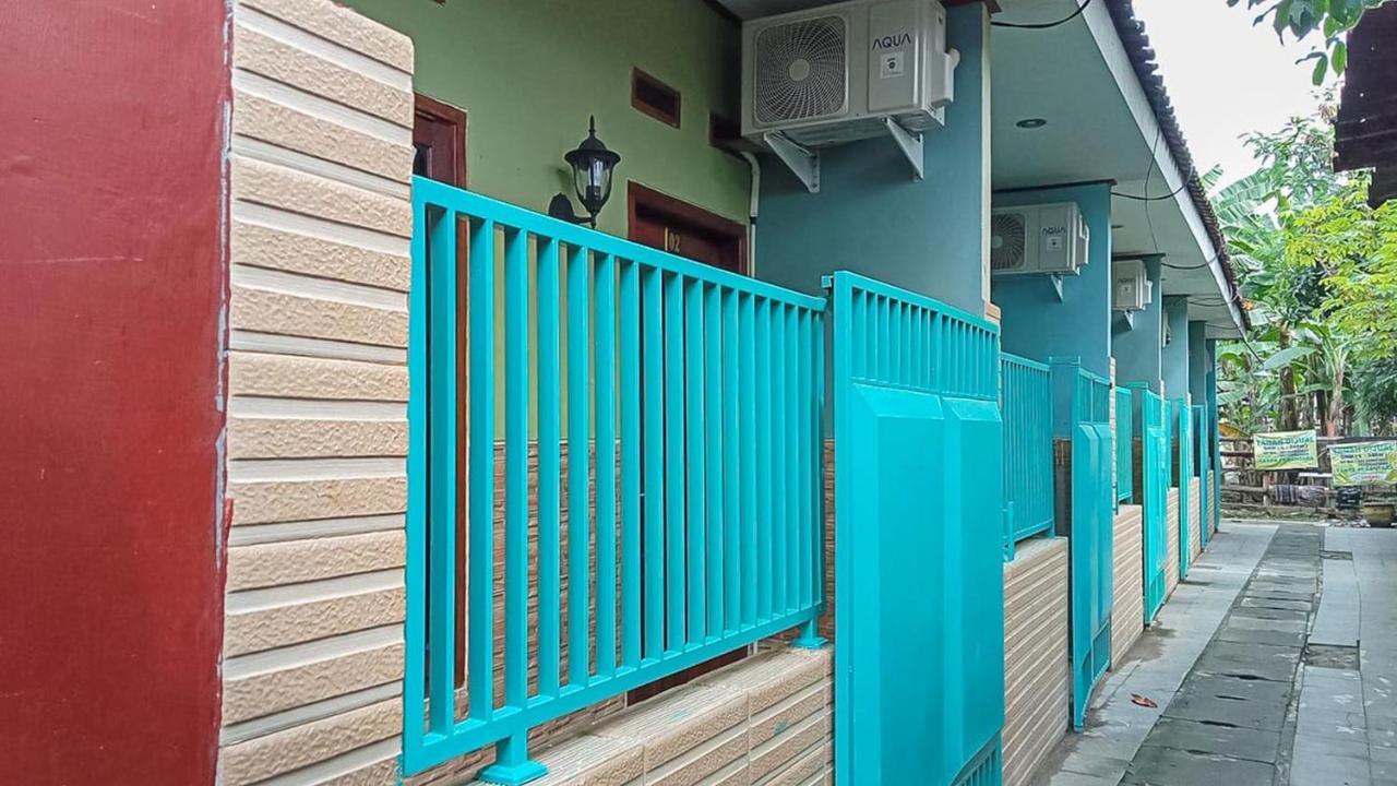 Reddoorz Near Sunrise Mall Mojokerto Екстер'єр фото