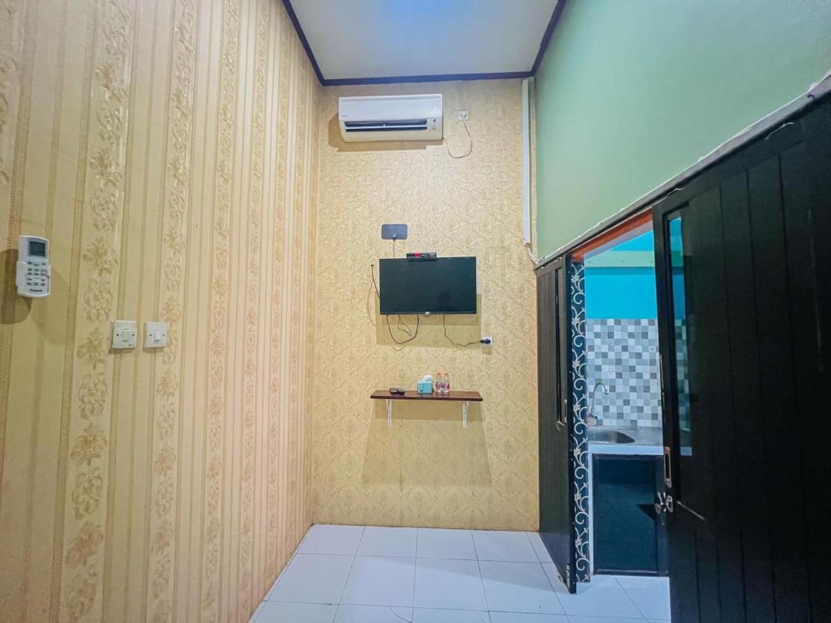 Reddoorz Near Sunrise Mall Mojokerto Екстер'єр фото