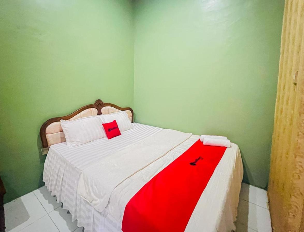 Reddoorz Near Sunrise Mall Mojokerto Екстер'єр фото