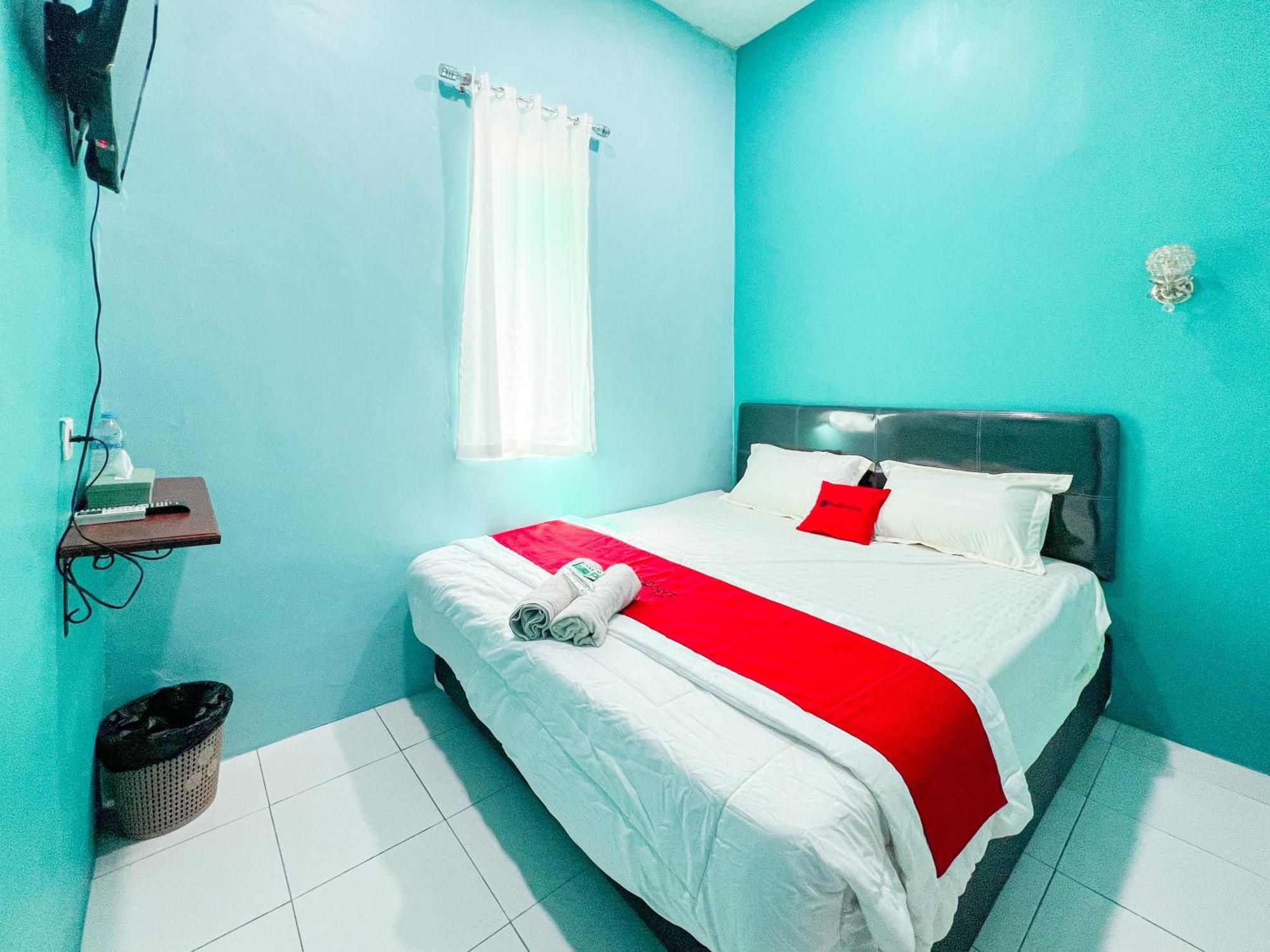 Reddoorz Near Sunrise Mall Mojokerto Екстер'єр фото