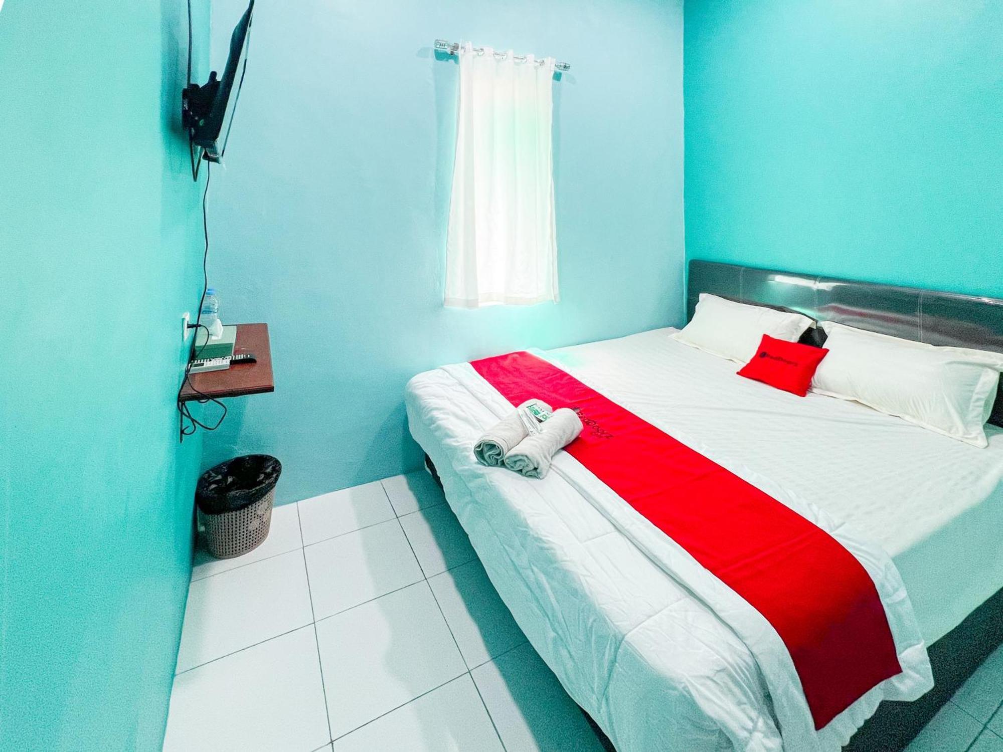 Reddoorz Near Sunrise Mall Mojokerto Екстер'єр фото