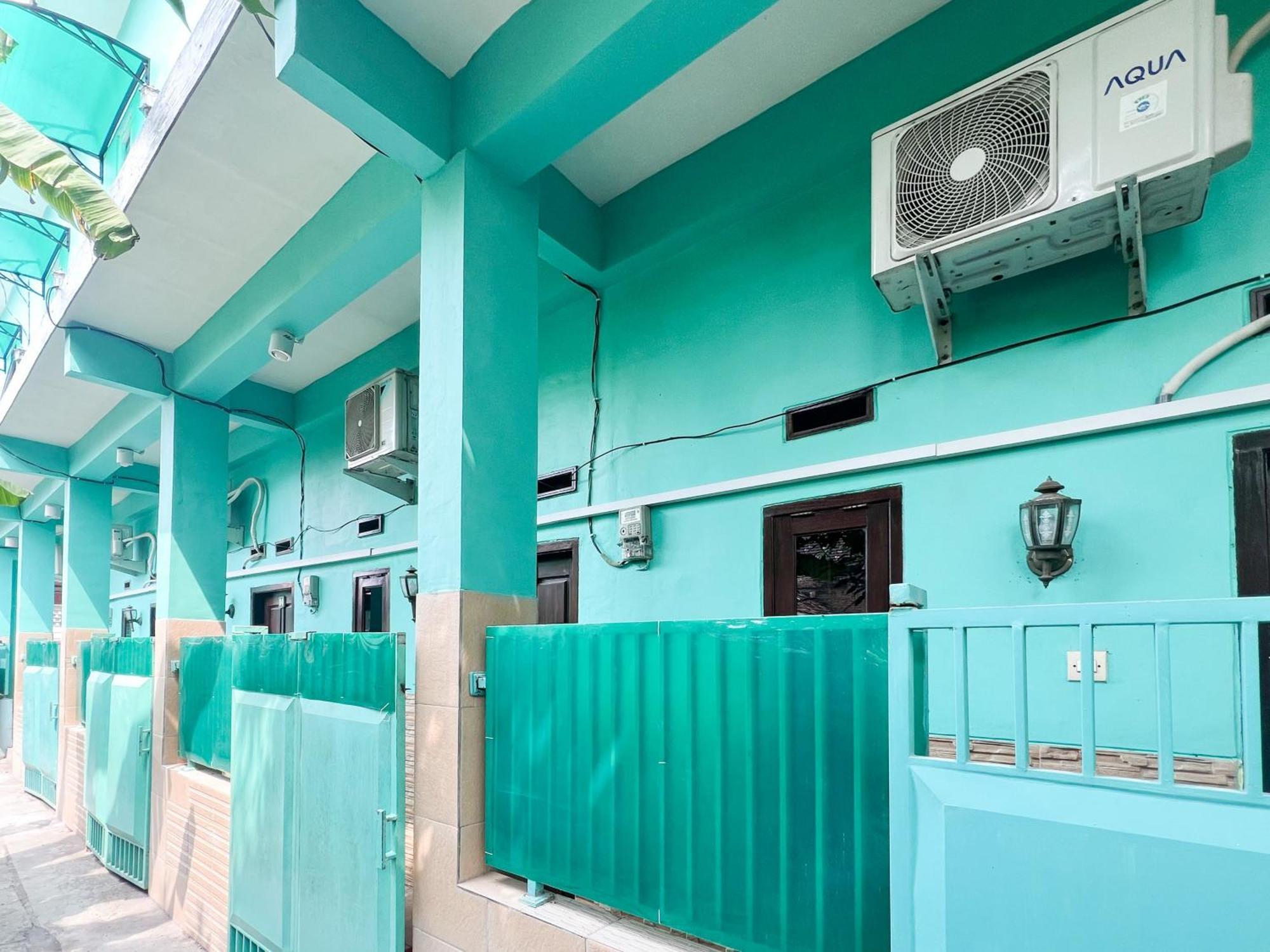 Reddoorz Near Sunrise Mall Mojokerto Екстер'єр фото