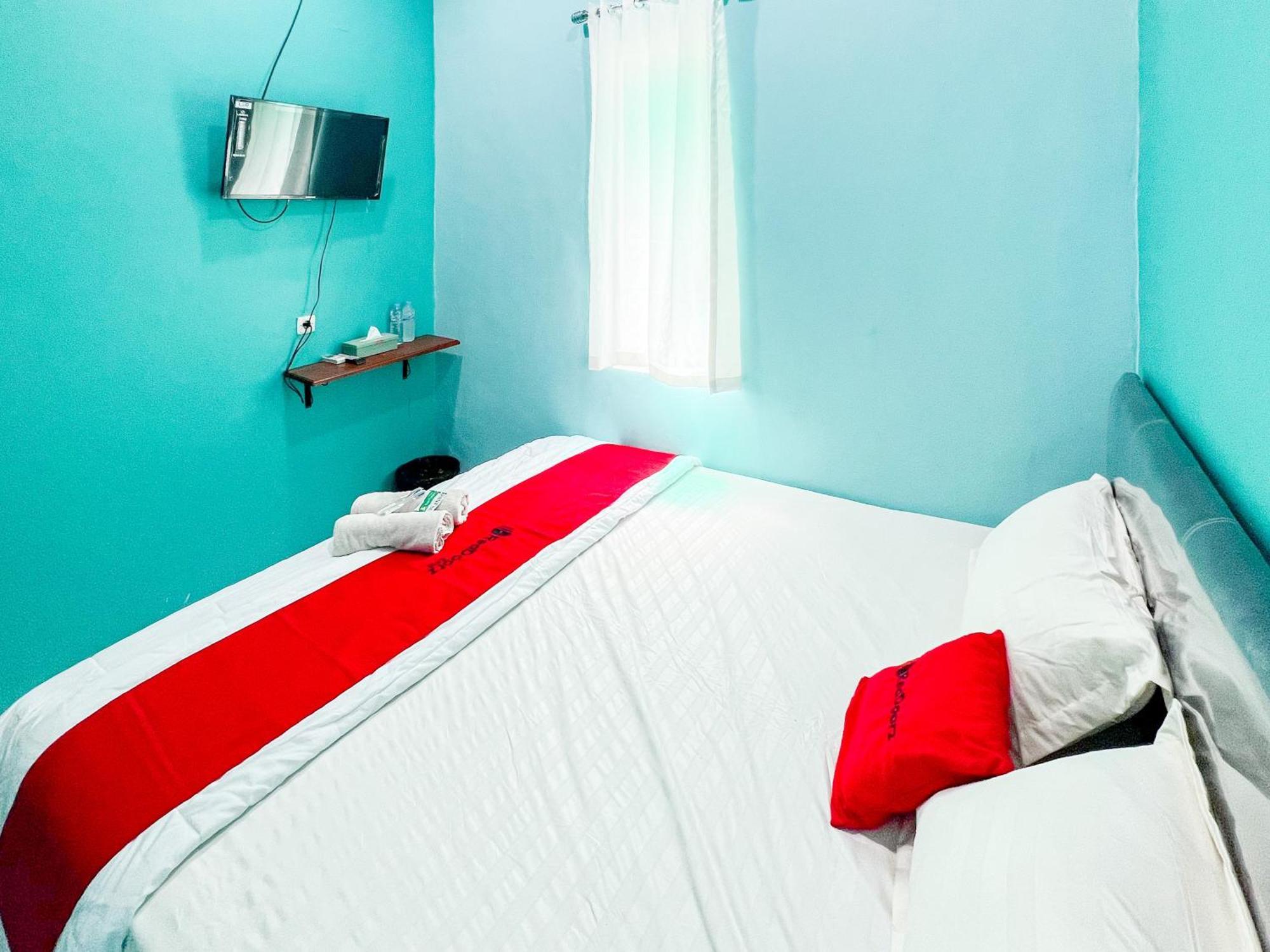 Reddoorz Near Sunrise Mall Mojokerto Екстер'єр фото
