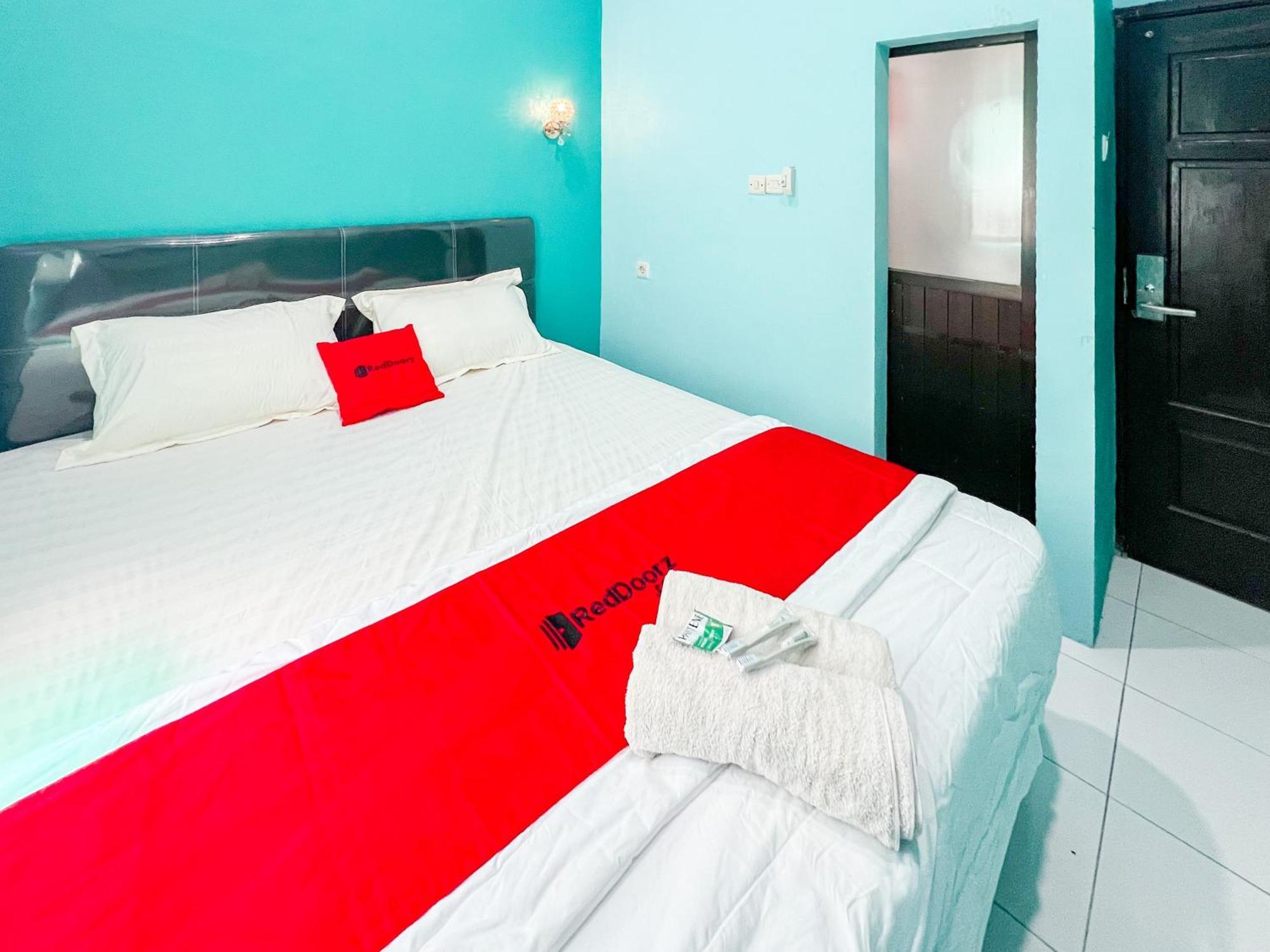 Reddoorz Near Sunrise Mall Mojokerto Екстер'єр фото