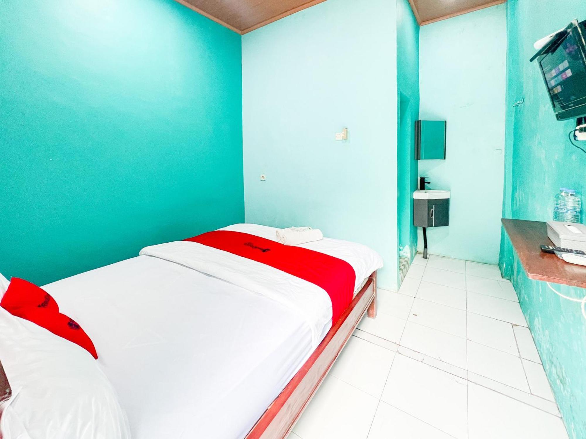 Reddoorz Near Sunrise Mall Mojokerto Екстер'єр фото