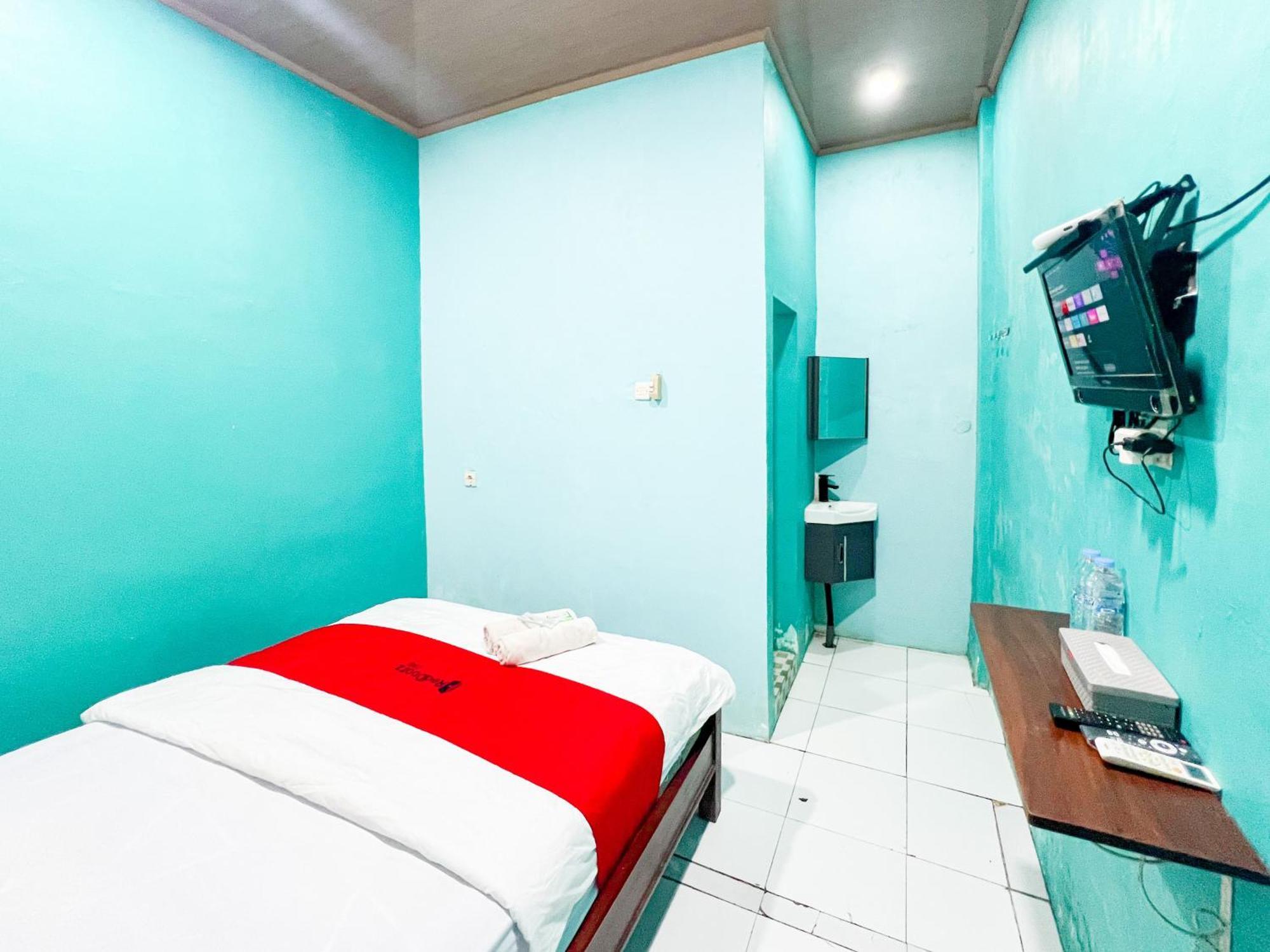 Reddoorz Near Sunrise Mall Mojokerto Екстер'єр фото