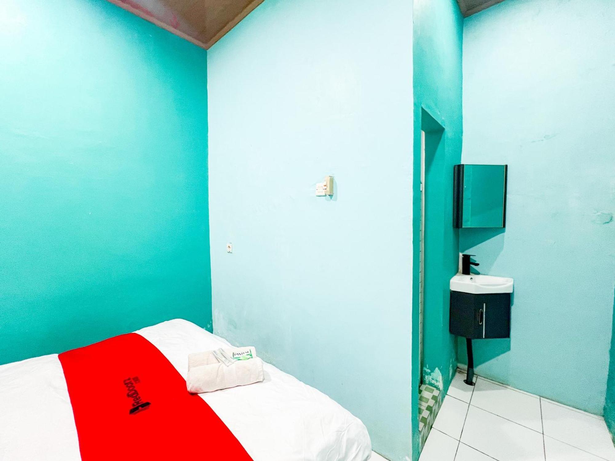 Reddoorz Near Sunrise Mall Mojokerto Екстер'єр фото