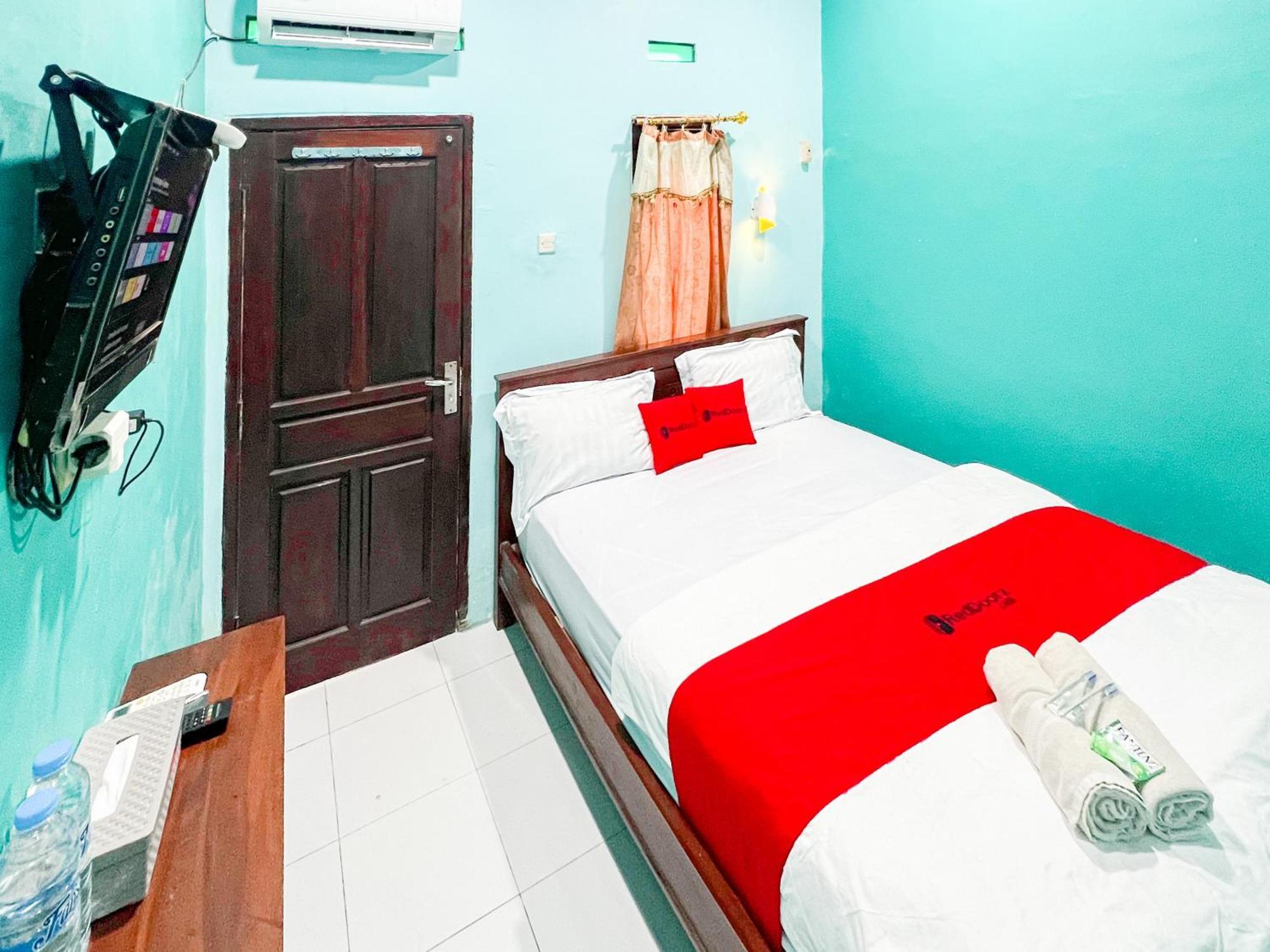 Reddoorz Near Sunrise Mall Mojokerto Екстер'єр фото