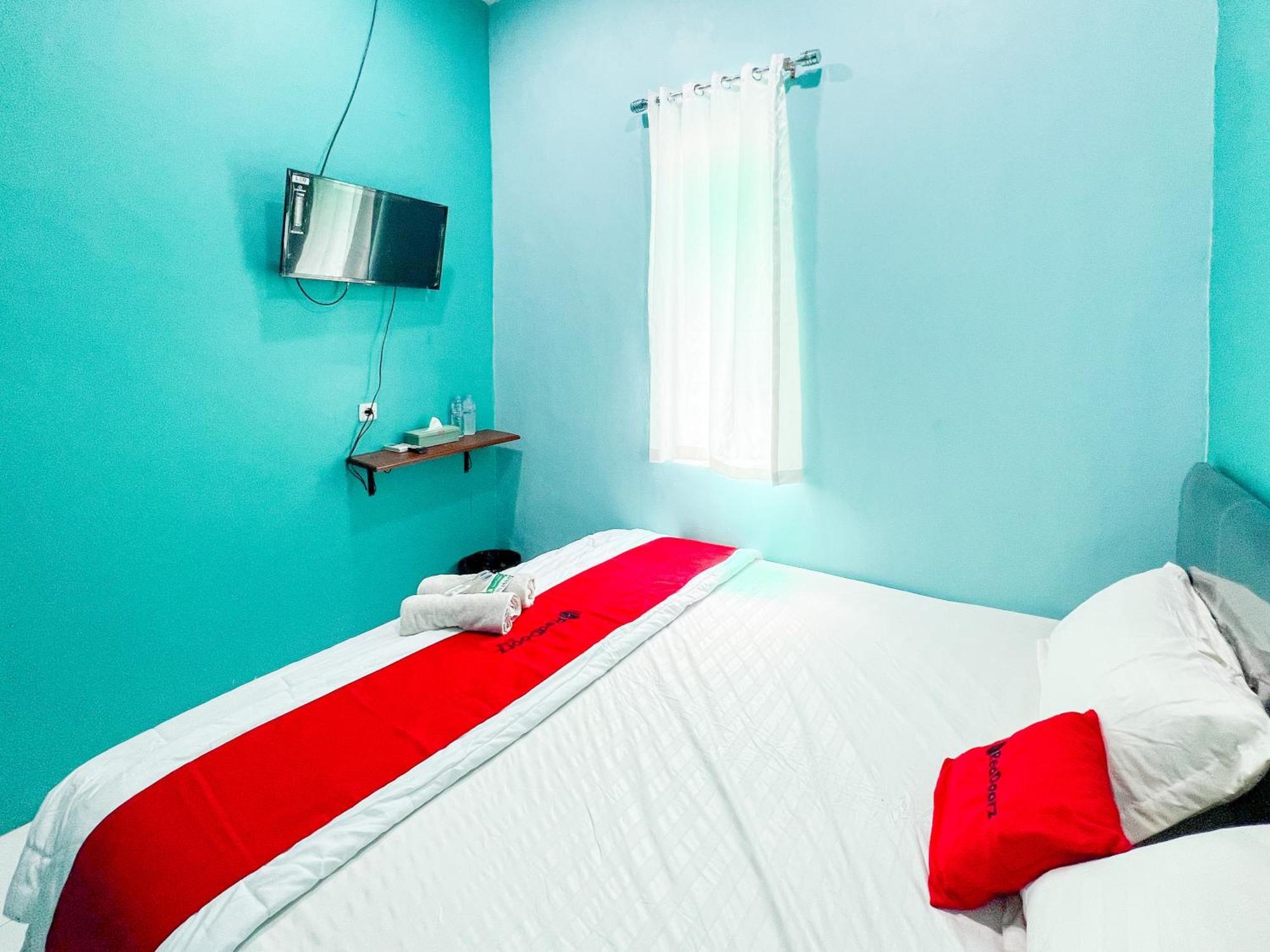 Reddoorz Near Sunrise Mall Mojokerto Екстер'єр фото