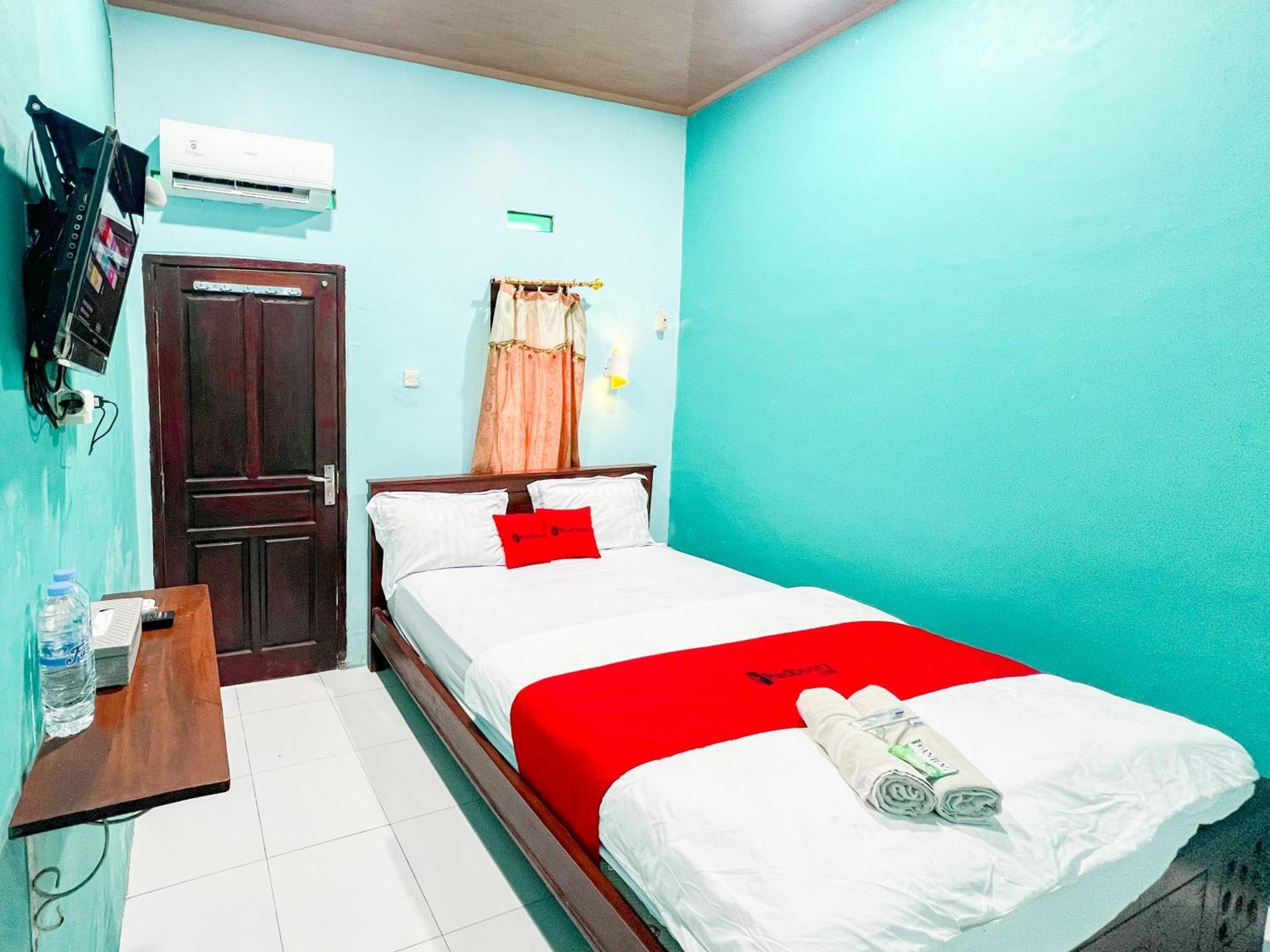 Reddoorz Near Sunrise Mall Mojokerto Екстер'єр фото